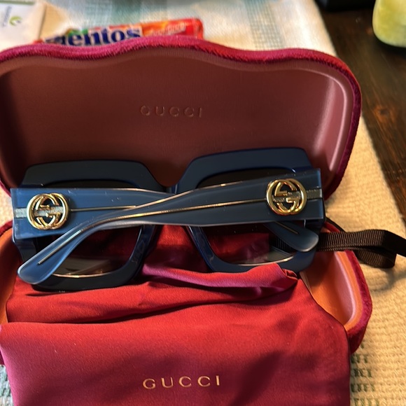 NWOT Authentic Gucci sunglasses! - Picture 2 of 5